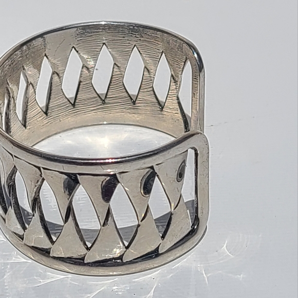 Lia Sophia "Shockwave" Silver Tone Individual Twisted Slats Cuff Bracelet - Picture 2 of 7